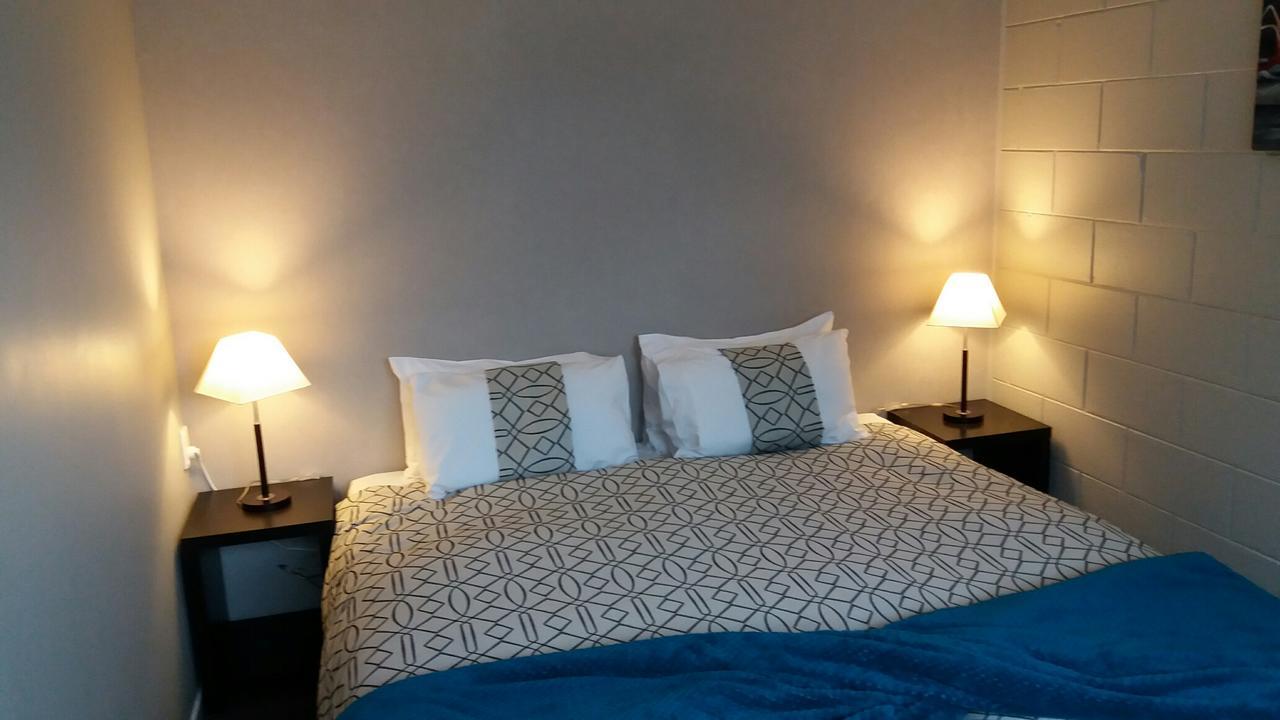 Amble In Motel Стратфорд Екстериор снимка