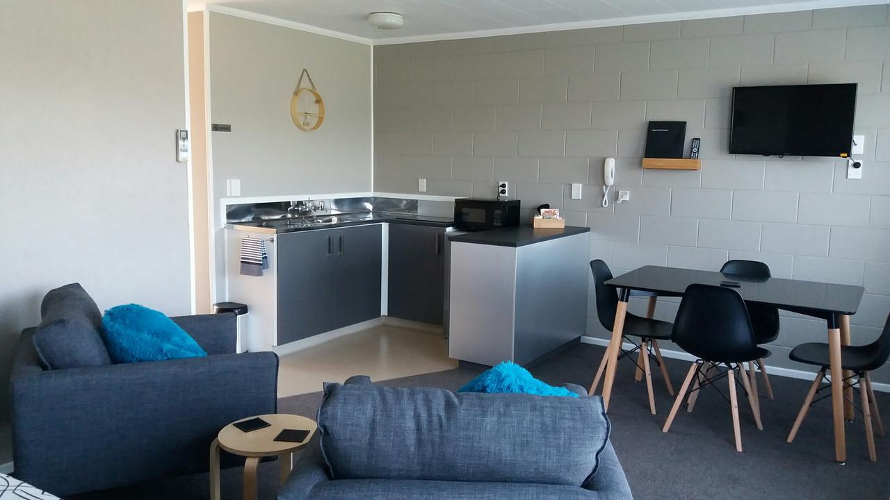 Amble In Motel Стратфорд Екстериор снимка