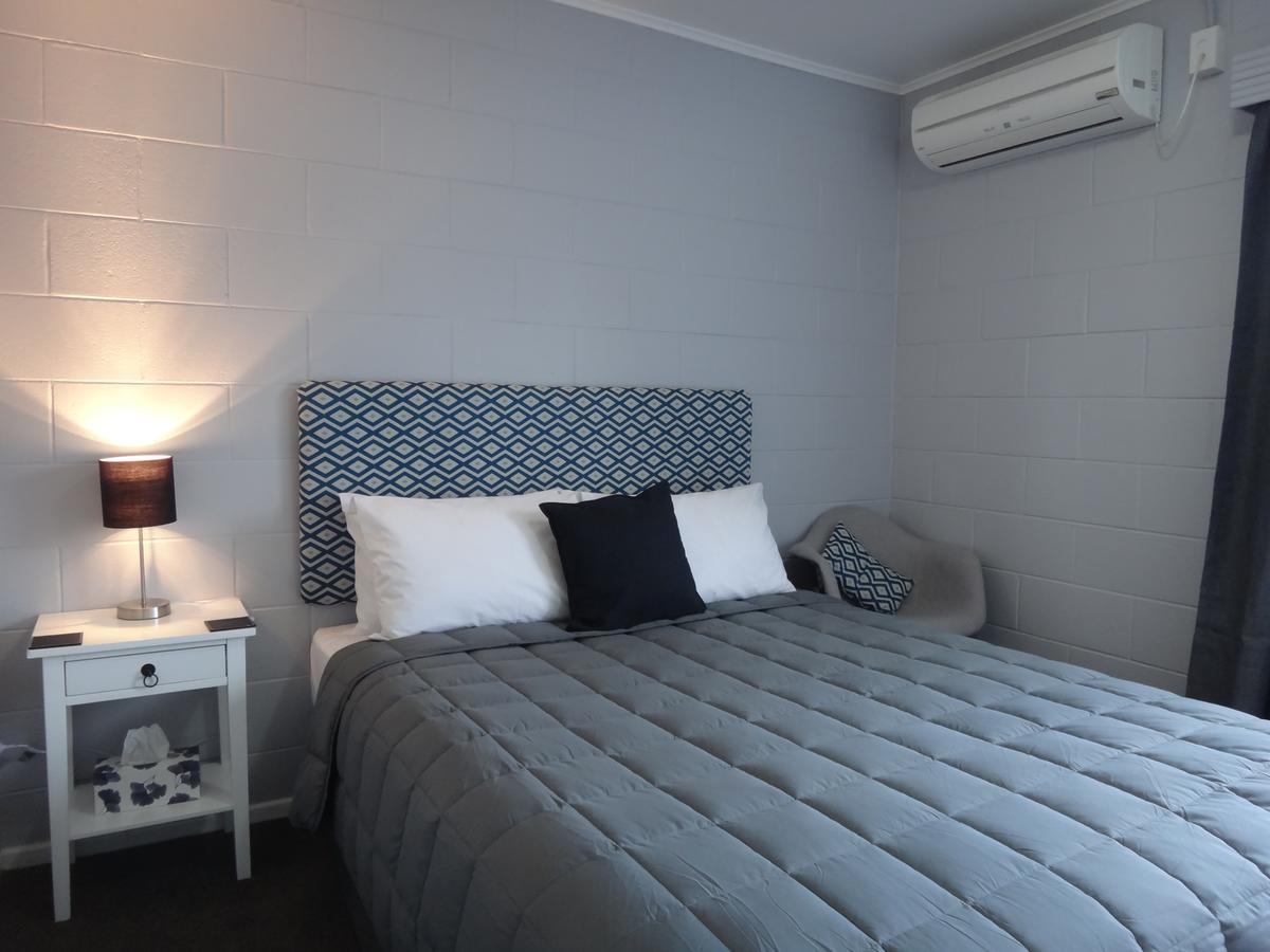 Amble In Motel Стратфорд Екстериор снимка